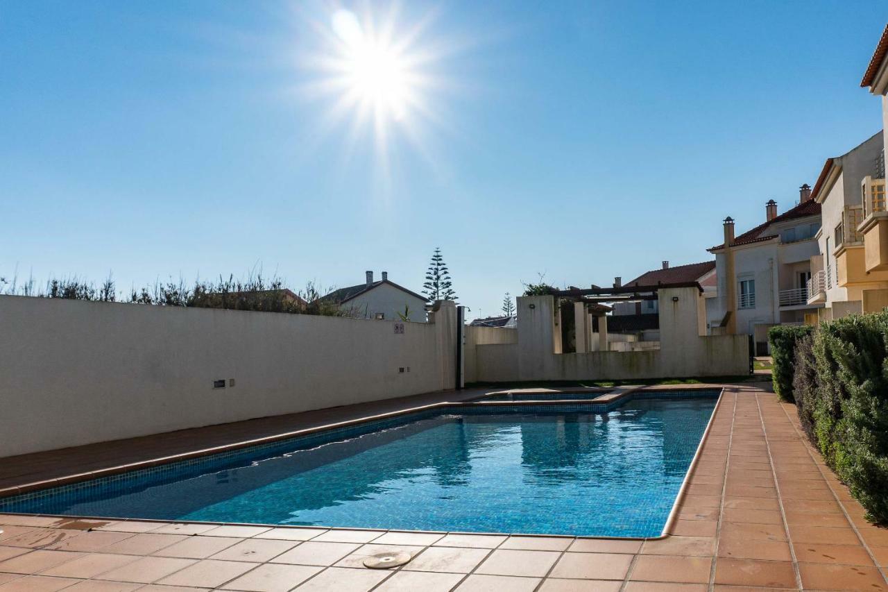 Apartments Baleal: Sunshine By The Pool Ferrel  Eksteriør billede