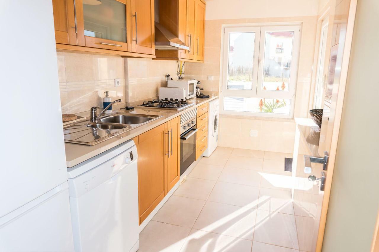 Apartments Baleal: Sunshine By The Pool Ferrel  Eksteriør billede